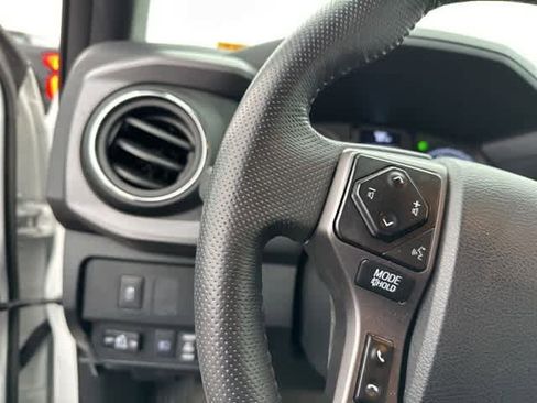 Used 2023 Toyota Tacoma TRD Off-Road image 10