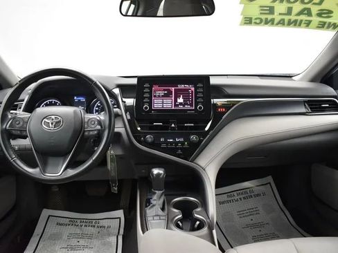 Used 2023 Toyota Camry SE image 18