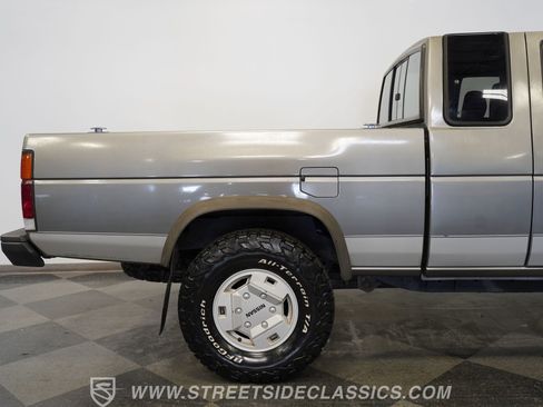 Used 1989 Nissan Pickup 4x4 King Cab V6 image 33