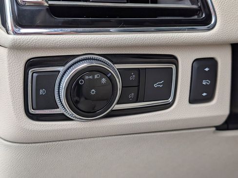 Used 2021 Lincoln Navigator Reserve w/ Luxury Package image 25