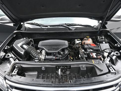 Used 2021 GMC Acadia AT4 w/ LPO, 'HIT The Road' Package AWD/4WD image 32