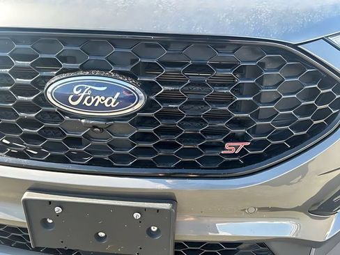Used 2024 Ford Edge ST w/ Equipment Group 401A AWD/4WD image 9