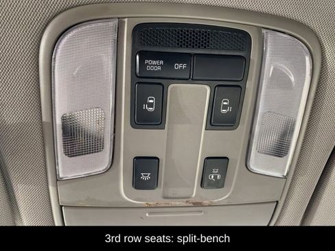 Used 2017 Kia Sedona LX w/ LX Essentials Premium Package image 17