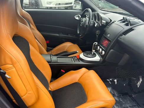 Used 2007 Nissan 350Z Grand Touring RWD image 10