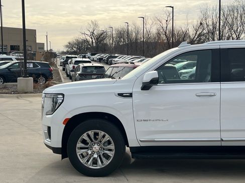 Used 2024 GMC Yukon Denali image 7