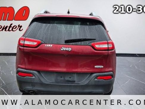Used 2017 Jeep Cherokee Latitude FWD image 4