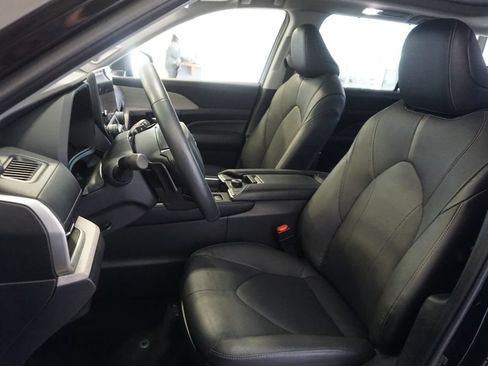 Certified 2024 Toyota Grand Highlander AWD image 22