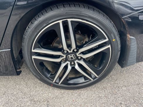 Used 2017 Honda Accord Sport image 10