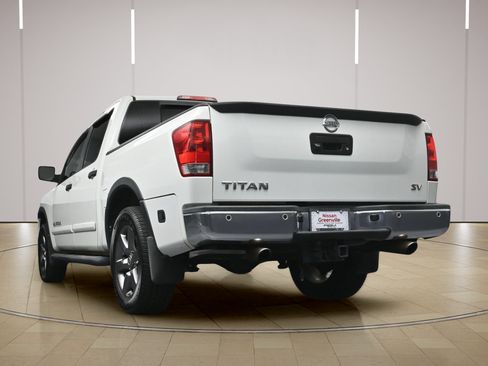 Used 2015 Nissan Titan SV w/ SV Value Truck Package RWD image 21