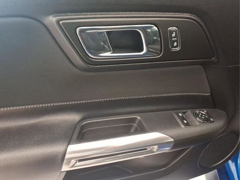 Used 2017 Ford Mustang GT w/ GT Performance Package RWD image 9