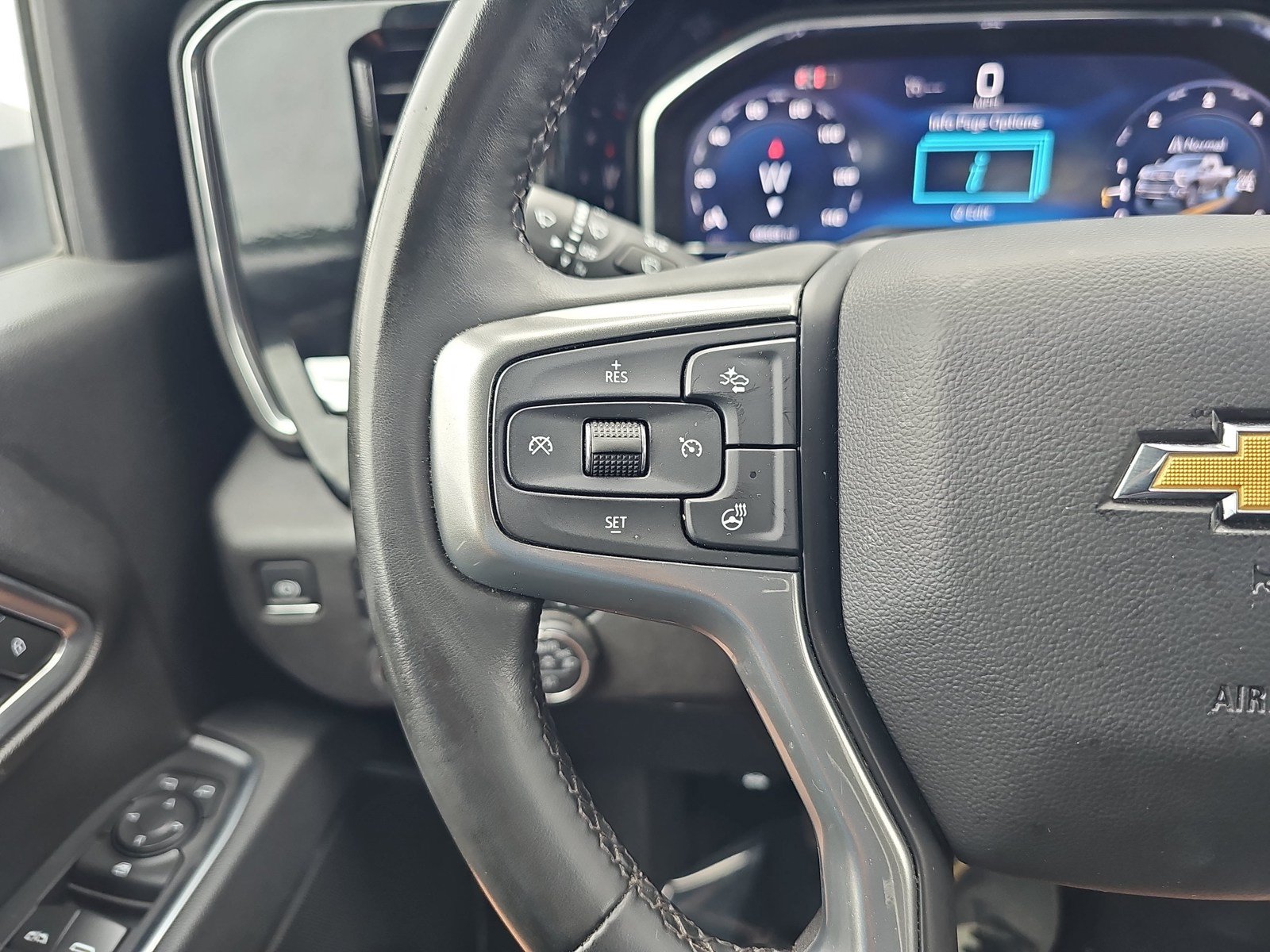 Used 2025 Chevrolet Silverado 2500 LT w/ Convenience Package AWD/4WD image 14