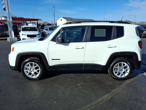 Used 2023 Jeep Renegade Latitude w/ Premium Group image 7