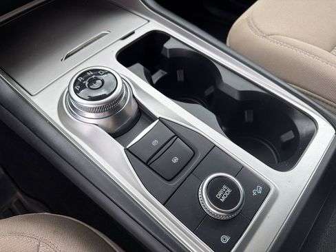 Used 2023 Ford Explorer XLT image 17