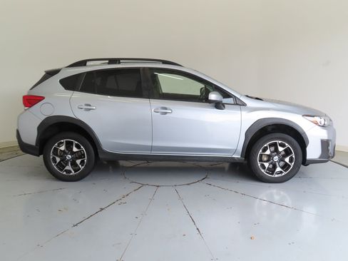 Used 2018 Subaru Crosstrek 2.0i Premium w/ Eyesight System AWD/4WD image 2