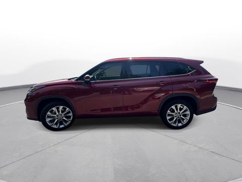 Used 2021 Toyota Highlander Limited FWD image 9