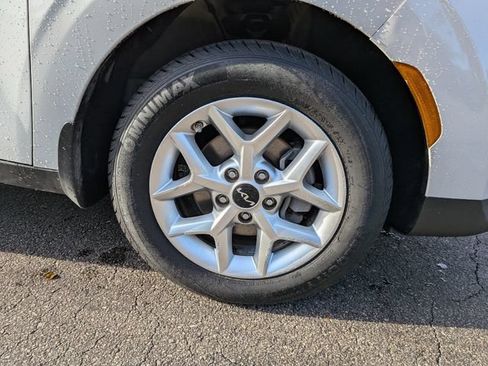 Certified 2025 Kia Soul LX w/ LX Technology Package FWD image 10