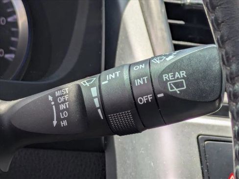Used 2015 Toyota Highlander Plus FWD image 10