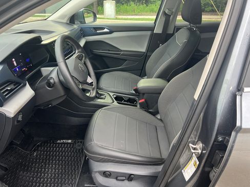 Certified 2023 Volkswagen Taos SE w/ Panoramic Sunroof Package FWD image 15