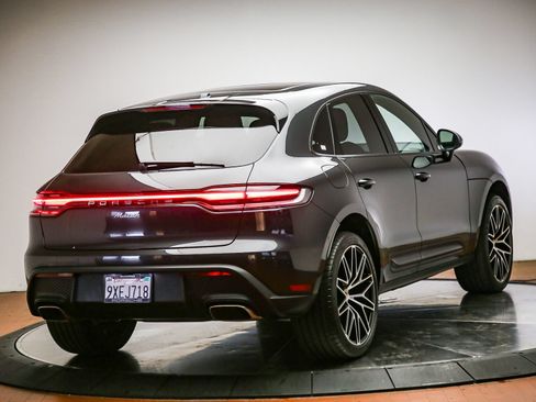 Certified 2025 Porsche Macan AWD/4WD image 7