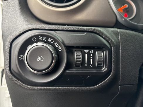 Used 2018 Jeep Wrangler Unlimited Sport S image 23