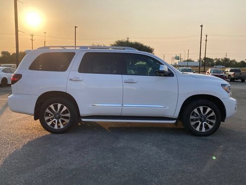 Used 2020 Toyota Sequoia Limited w/ Safety & Convenience Package RWD image 4