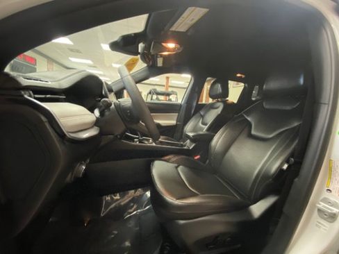 Used 2025 Jeep Compass Limited AWD/4WD image 9