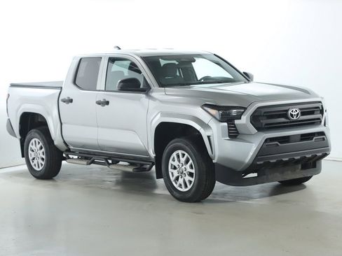 Used 2024 Toyota Tacoma SR image 1