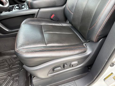 Used 2021 Nissan Titan PRO-4X w/ Pro-4x Convenience Package AWD/4WD image 21