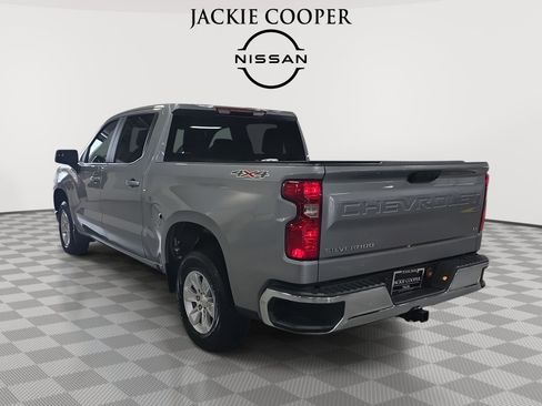 Used 2025 Chevrolet Silverado 1500 LT image 7