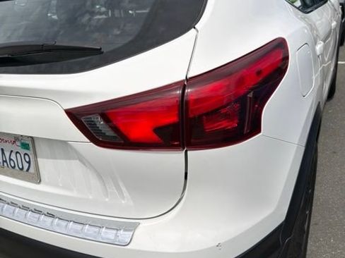 Used 2018 Nissan Rogue Sport S FWD image 8