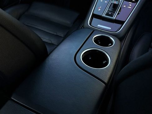 Used 2018 Porsche Panamera 4S image 34