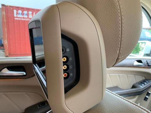 Used 2014 Mercedes-Benz GL 450 4MATIC image 28