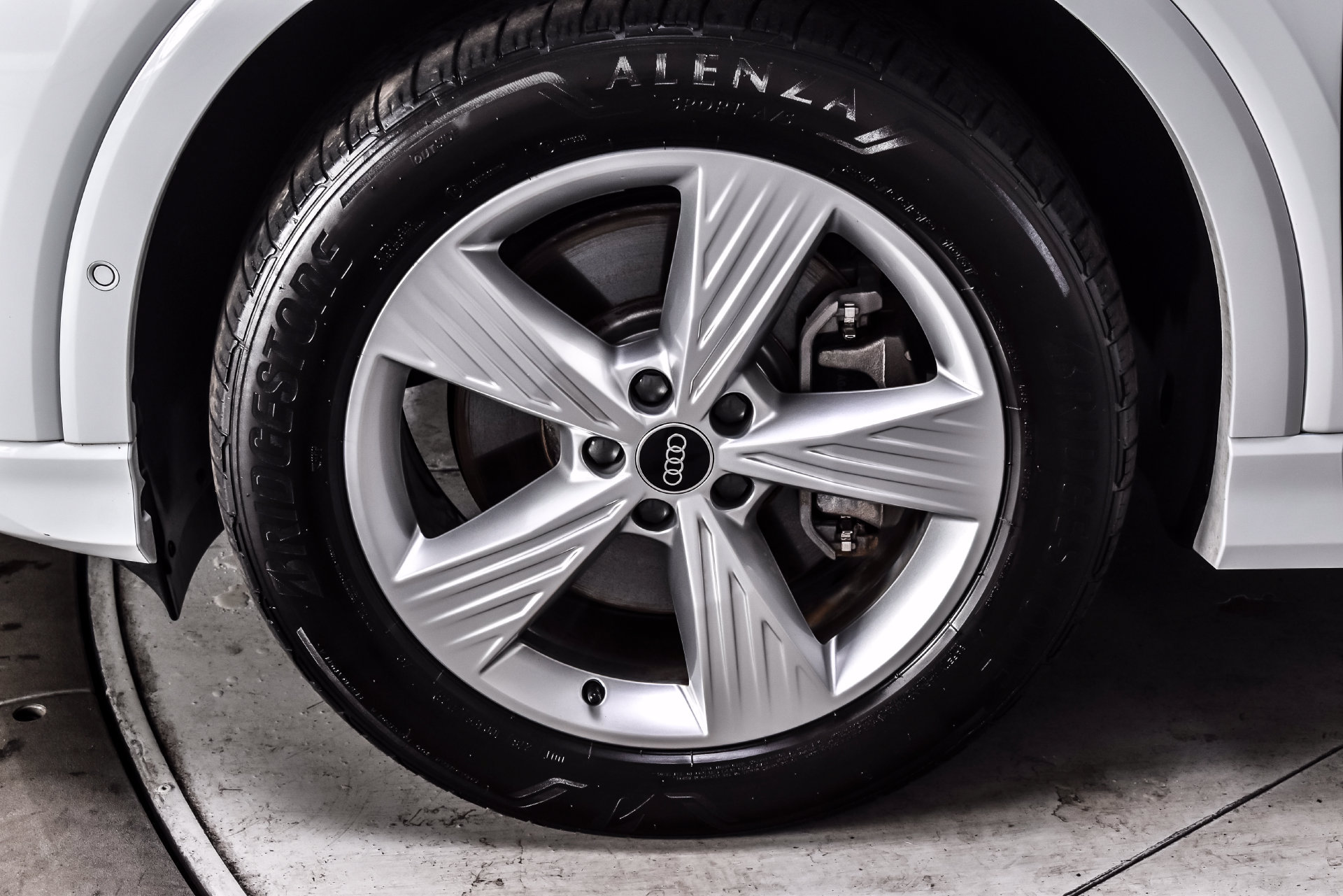 Used 2024 Audi Q4 e-tron Premium Plus AWD/4WD image 9