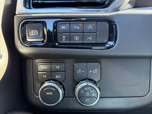 New 2026 GMC Yukon XL Denali w/ Sun & Power Step Package image 21