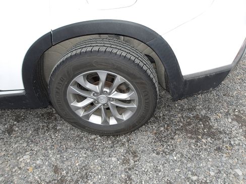 Used 2020 Hyundai Santa Fe SEL image 3