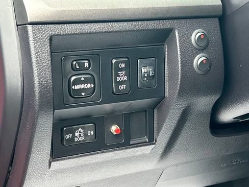 Used 2016 Toyota Tundra SR5 AWD/4WD image 22