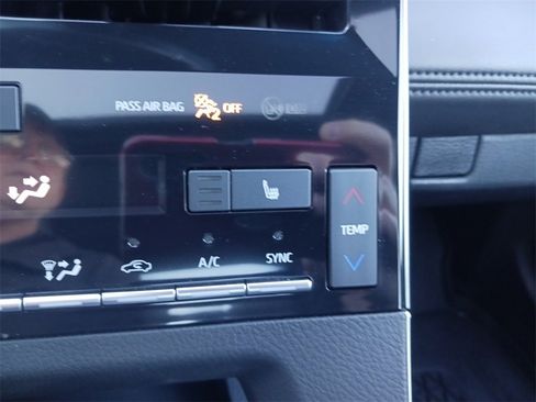 Used 2022 Toyota Avalon XSE image 26