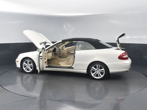 Used 2008 Mercedes-Benz CLK 350 Cabriolet image 32