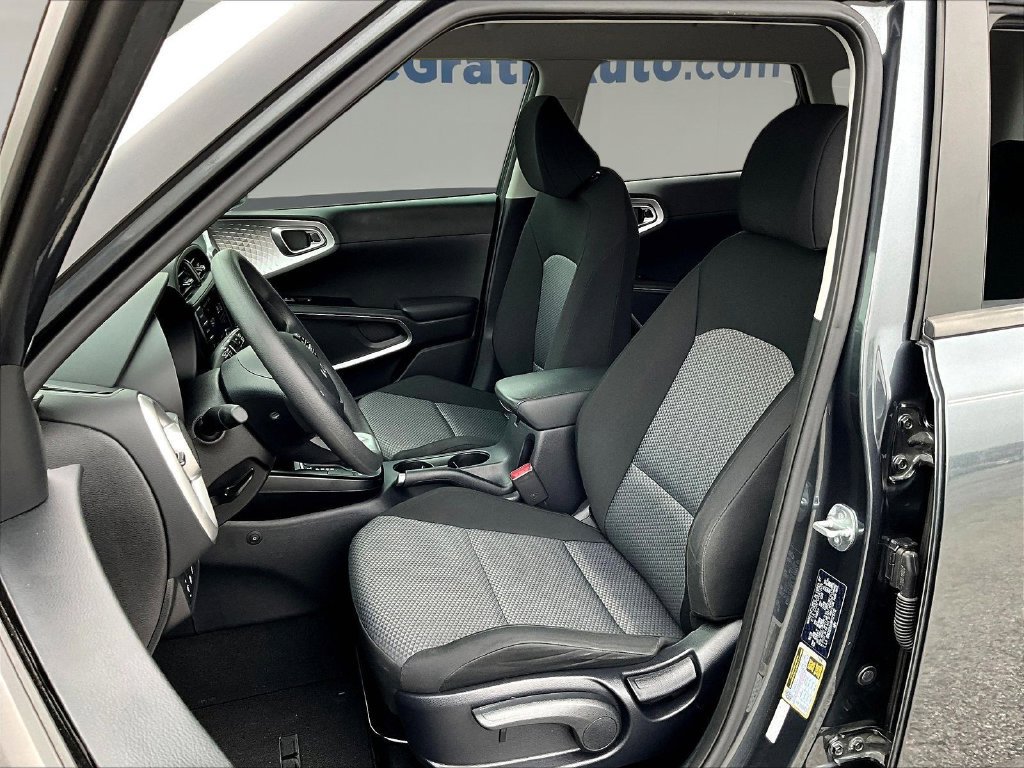 Used 2023 Kia Soul LX w/ Option Group 015 FWD image 23