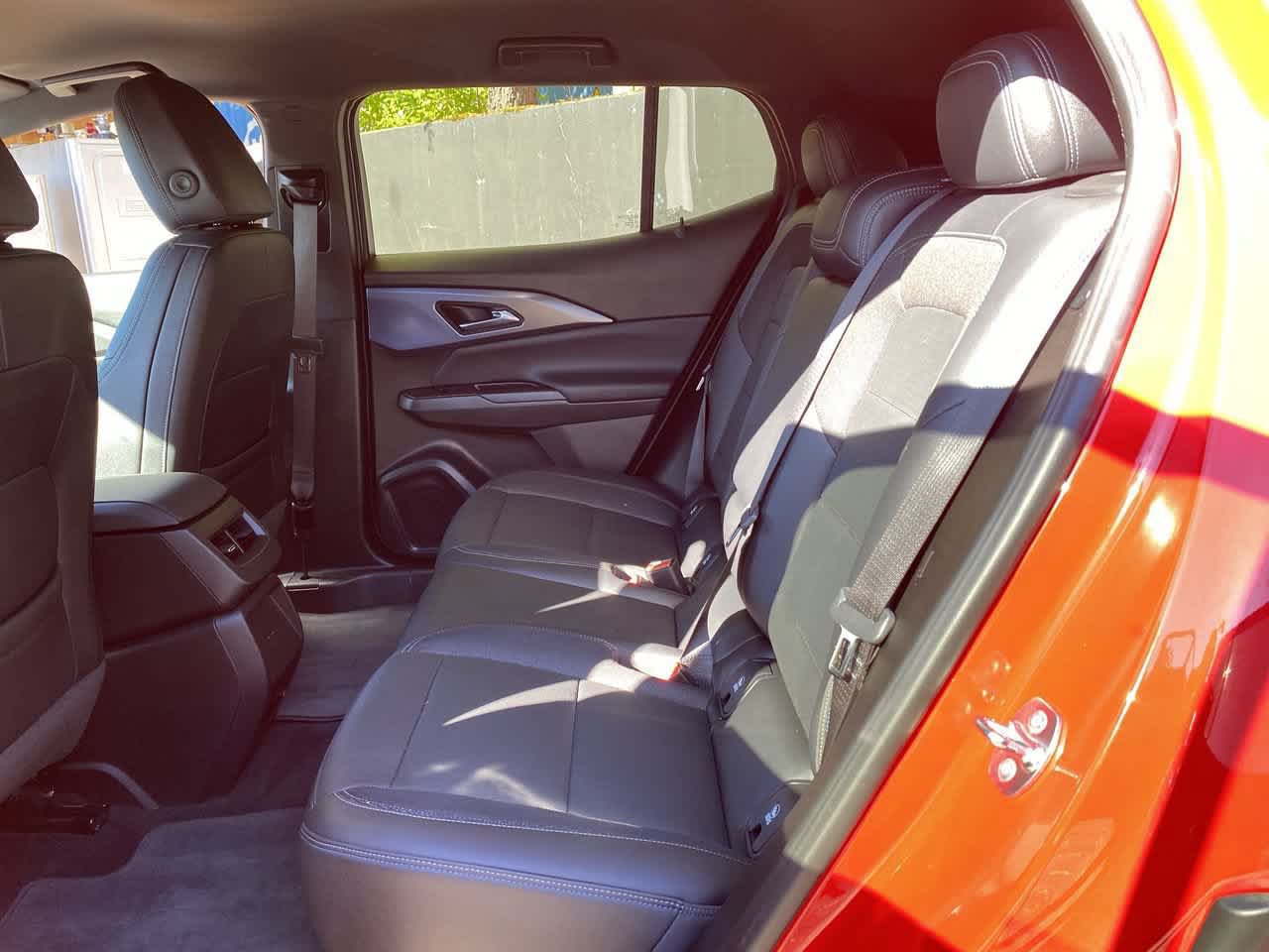 Used 2024 Chevrolet Equinox EV LT AWD/4WD image 16