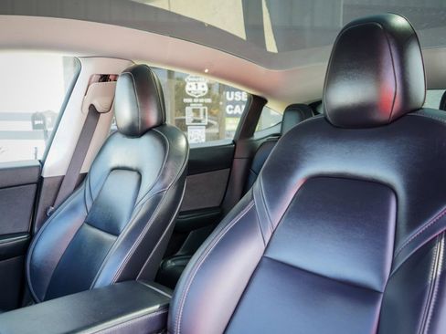 Used 2020 Tesla Model Y Long Range image 15