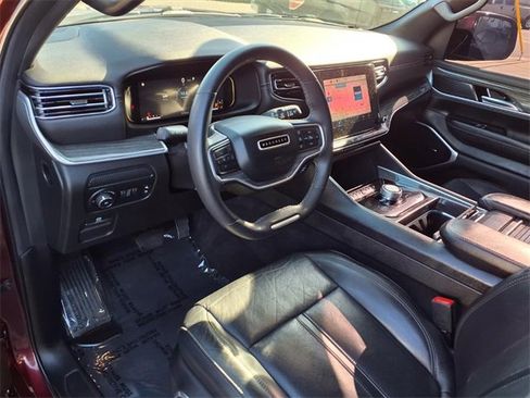 Used 2022 Jeep Wagoneer Series II image 5