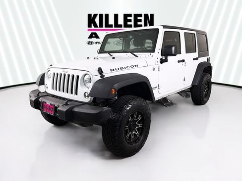 Used 2015 Jeep Wrangler Unlimited Rubicon w/ Connectivity Group AWD/4WD image 3