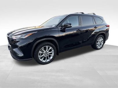 Used 2023 Toyota Highlander XLE