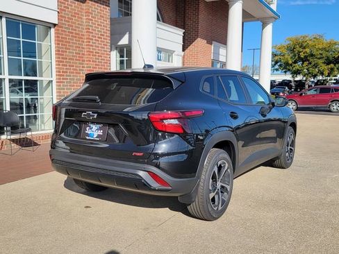 New 2026 Chevrolet Trax RS w/ Sunroof Package image 5