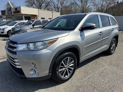 Used 2018 Toyota Highlander XLE image 9