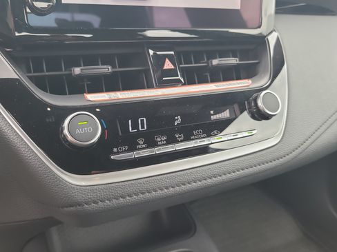 Used 2025 Toyota Corolla SE FWD image 22