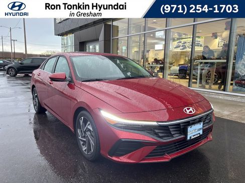 Certified 2025 Hyundai Elantra SEL image 1