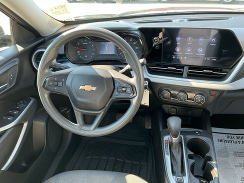 Certified 2024 Chevrolet Trax LS FWD image 6