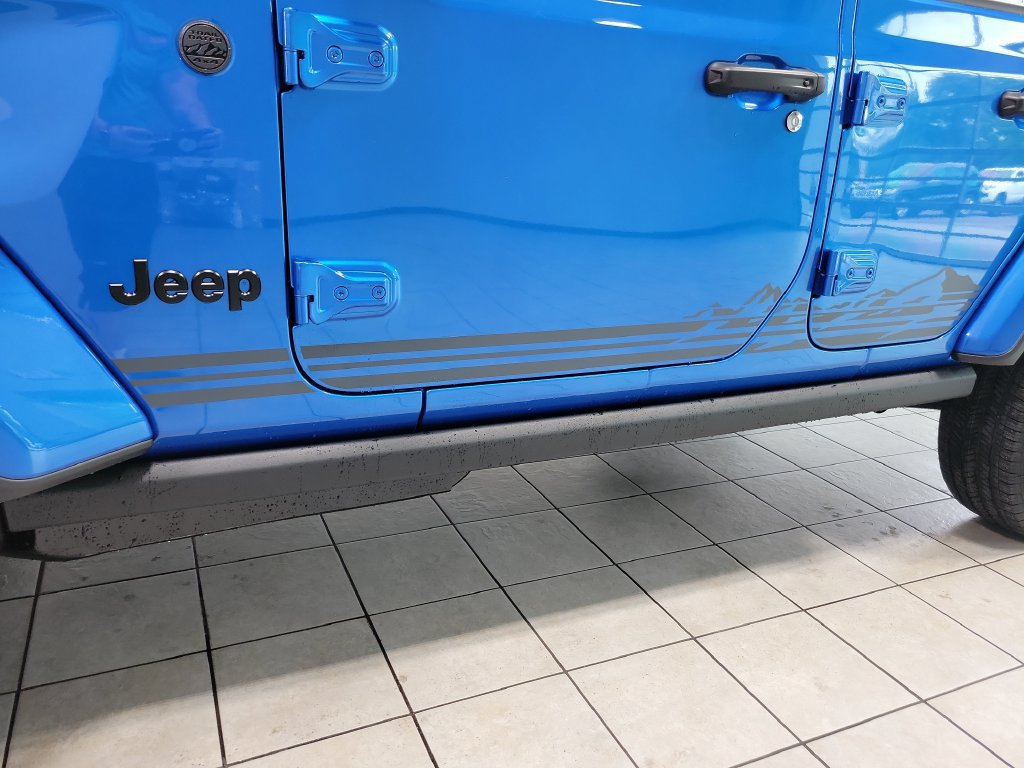 New 2026 Jeep Wrangler Unlimited Sahara w/ Rockslide Package AWD/4WD image 17